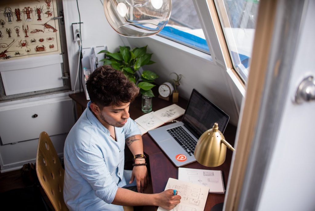 Travailler de la maison en temps de pandemie